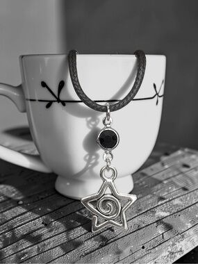 5 For $25💫Silver Star Pendant Necklace With a Black Acrylic Gem Accent